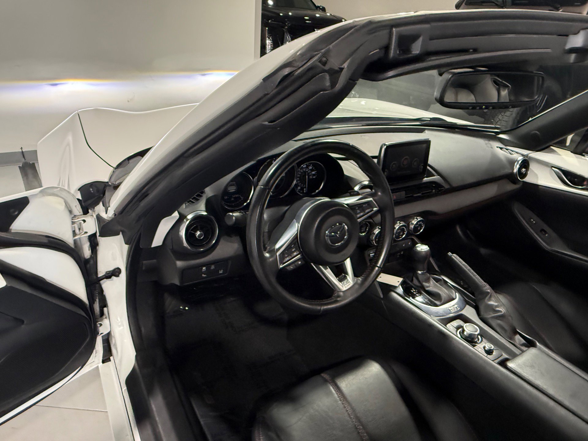 Used 2017 MAZDA MX-5 Miata RF Grand Touring RWD image 27