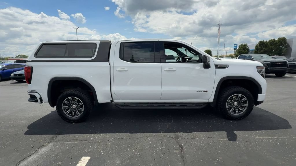 Used 2024 GMC Sierra 1500 AT4 w/ Technology Package AWD/4WD image 9