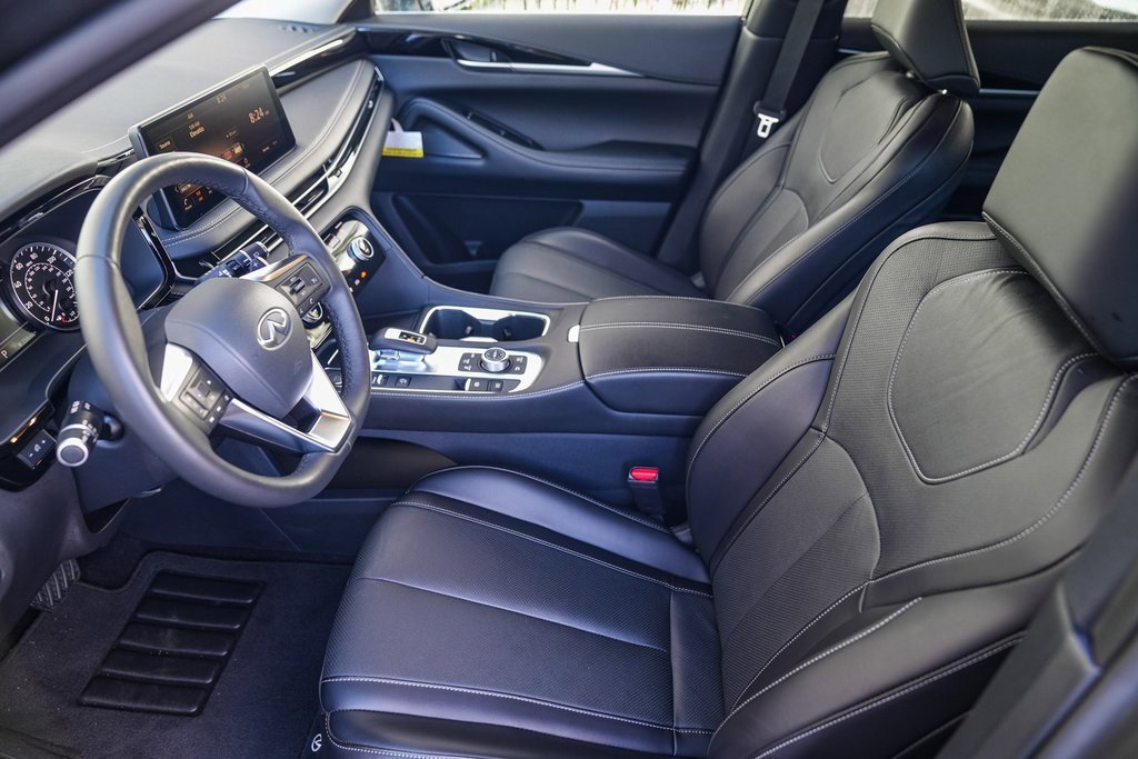 Certified 2025 INFINITI QX60 Pure image 17