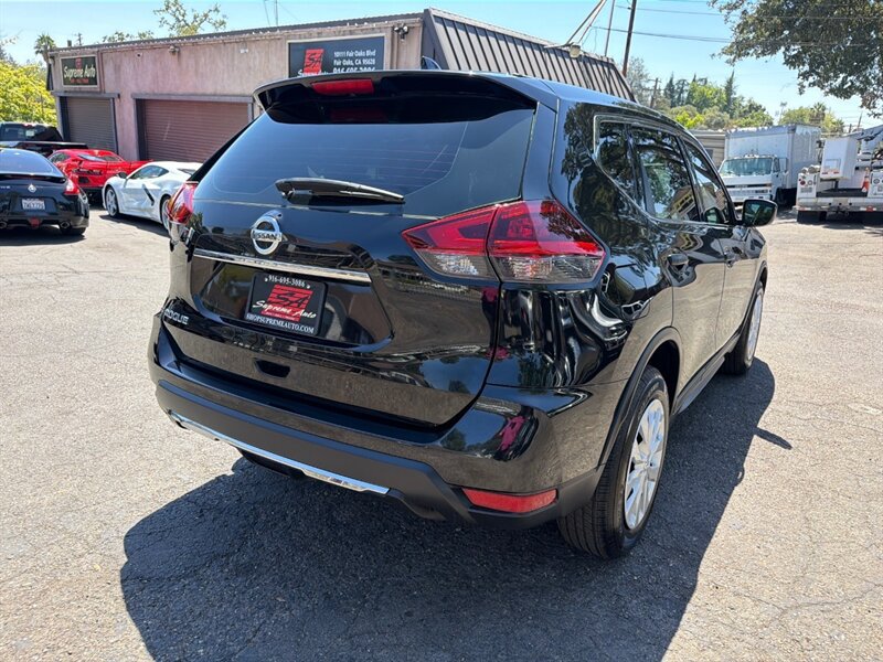 Used 2020 Nissan Rogue S FWD image 9