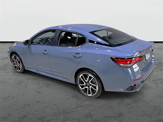 Used 2025 Nissan Sentra SR FWD image 2