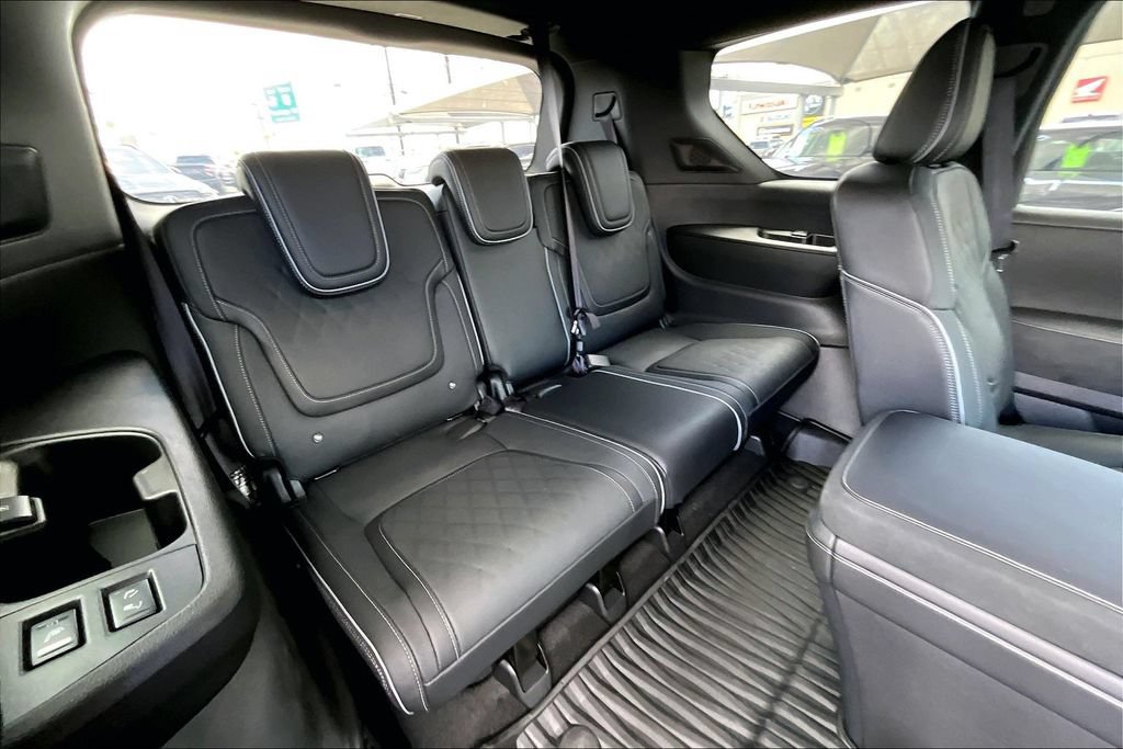 Certified 2026 INFINITI QX80 Autograph w/ Premium Cargo Package AWD/4WD image 39