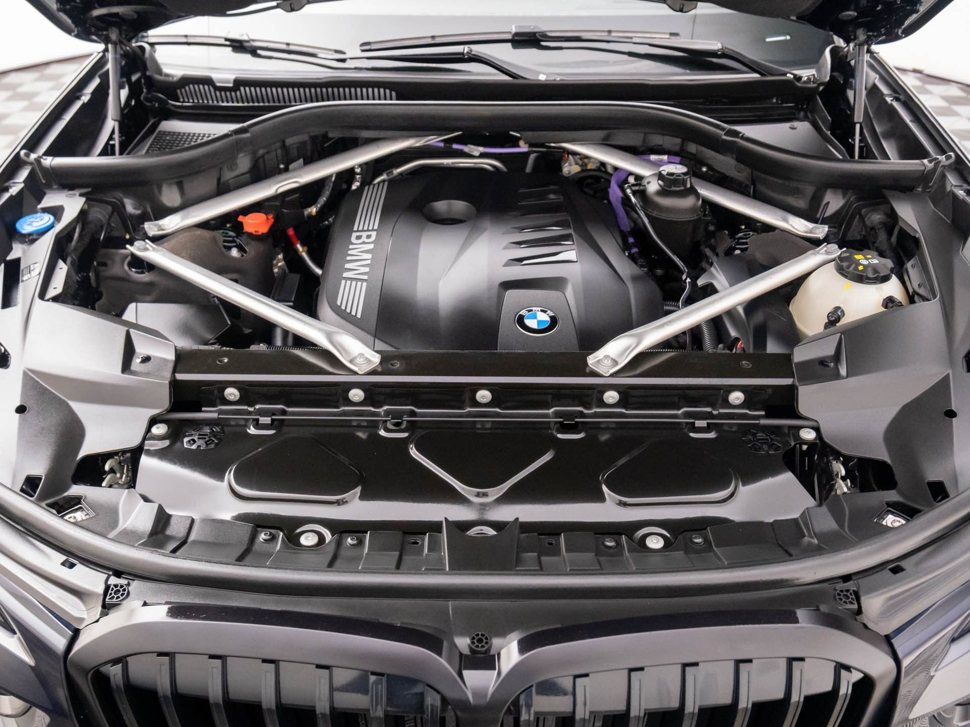 Certified 2024 BMW X7 xDrive40i w/ Executive Package image 31