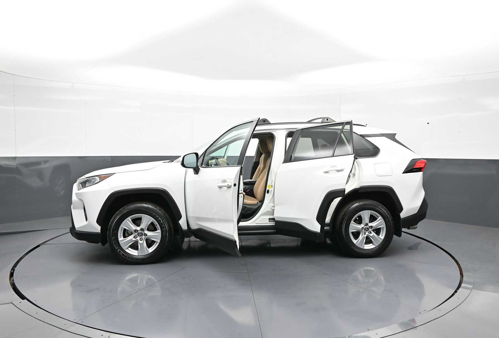 Certified 2021 Toyota RAV4 XLE AWD/4WD image 40