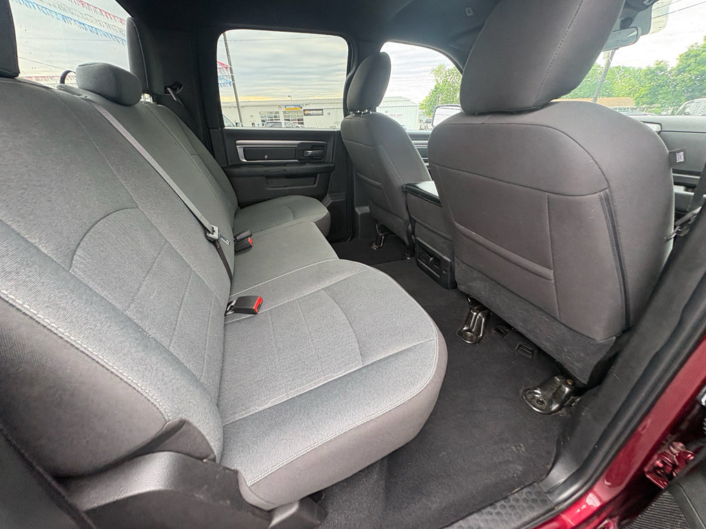Used 2024 RAM 1500 Warlock AWD/4WD image 18