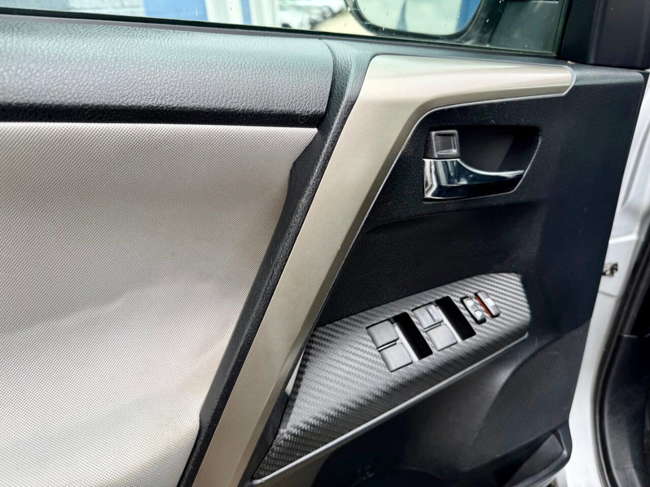 Used 2014 Toyota RAV4 XLE AWD/4WD image 56