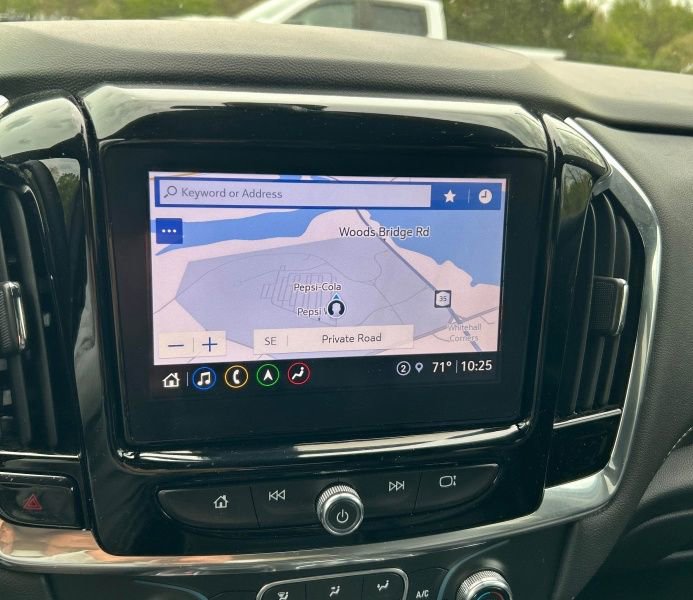 Used 2023 Chevrolet Traverse LT w/ LT Premium Package AWD/4WD image 7