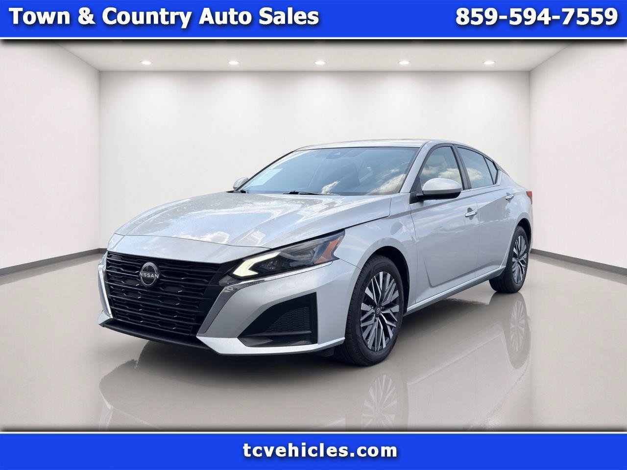 Used 2023 Nissan Altima 2.5 SV w/ SV Premium Package AWD/4WD image 1