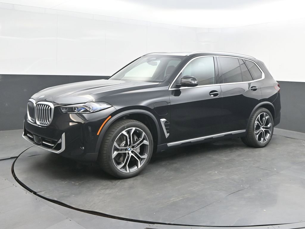 New 2026 BMW X5 xDrive50e w/ Premium Package AWD/4WD image 1