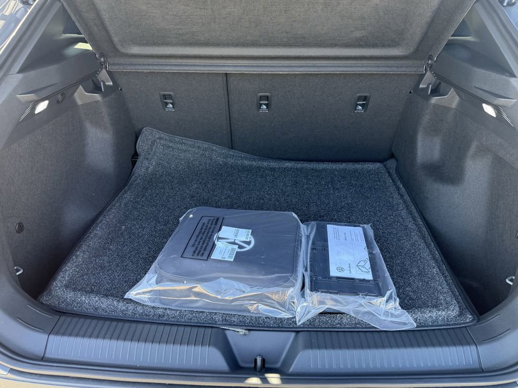 New 2025 Volkswagen ID.4 Pro image 26