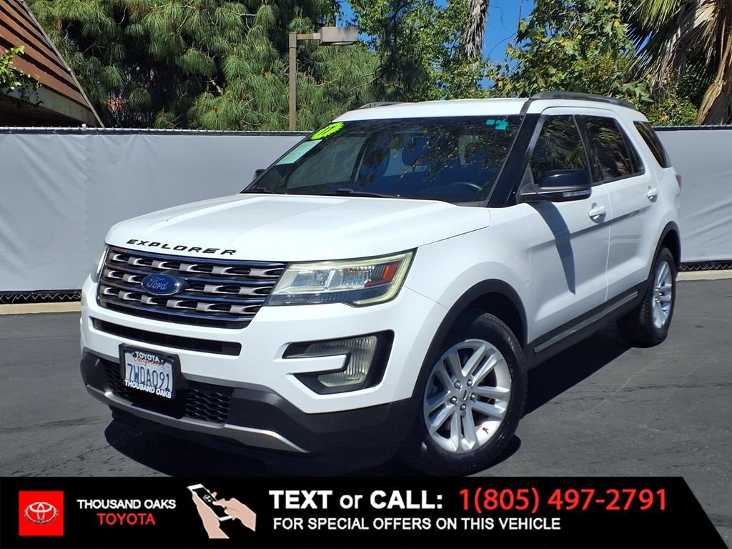 Used 2017 Ford Explorer XLT FWD image 1