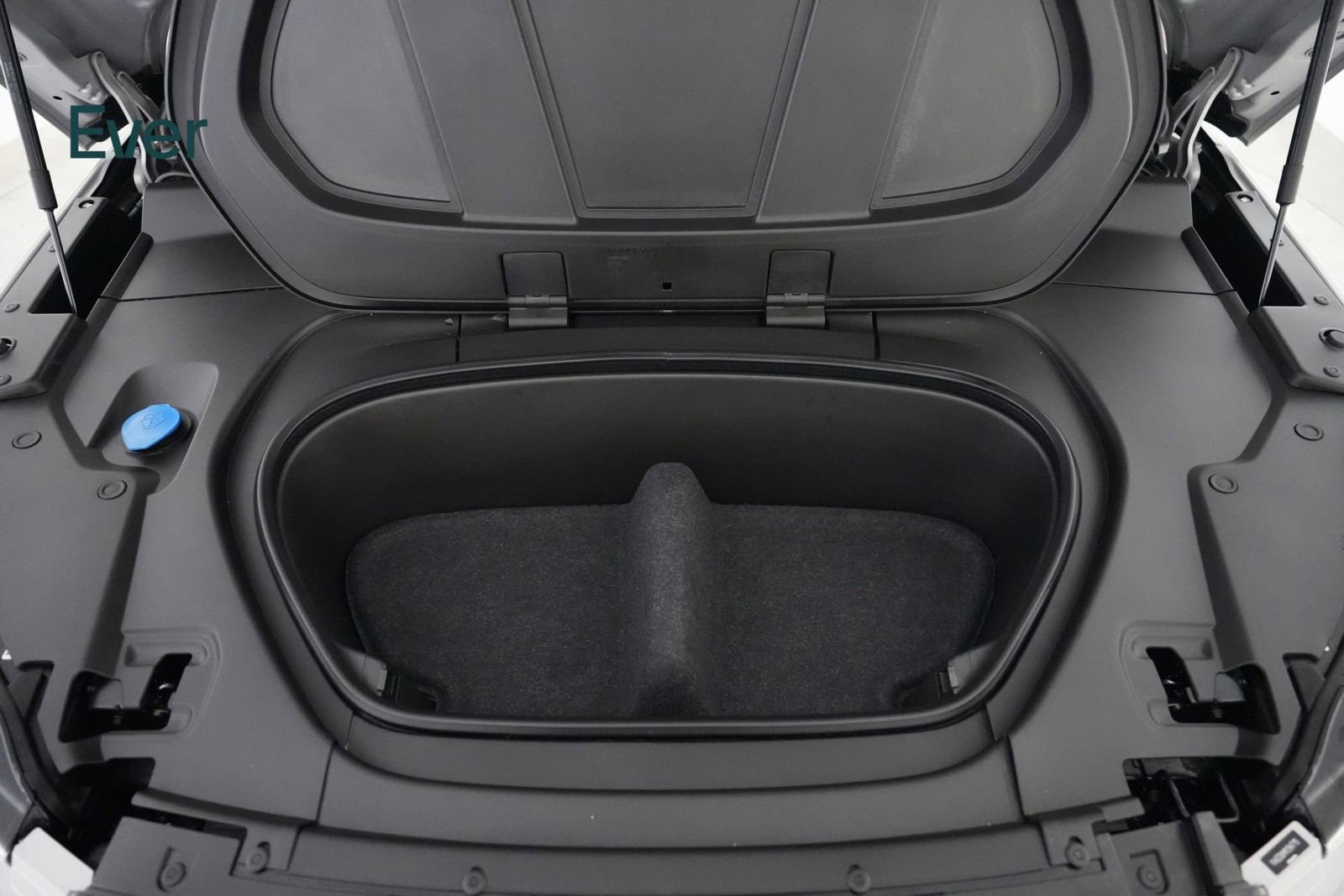 Used 2023 Volvo XC40 Recharge Ultimate AWD/4WD image 32