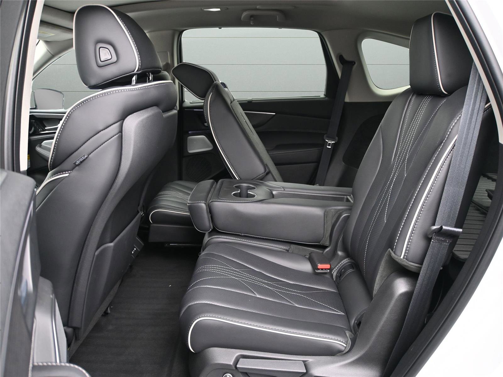 Certified 2026 Acura MDX SH-AWD w/ Advance Package image 9