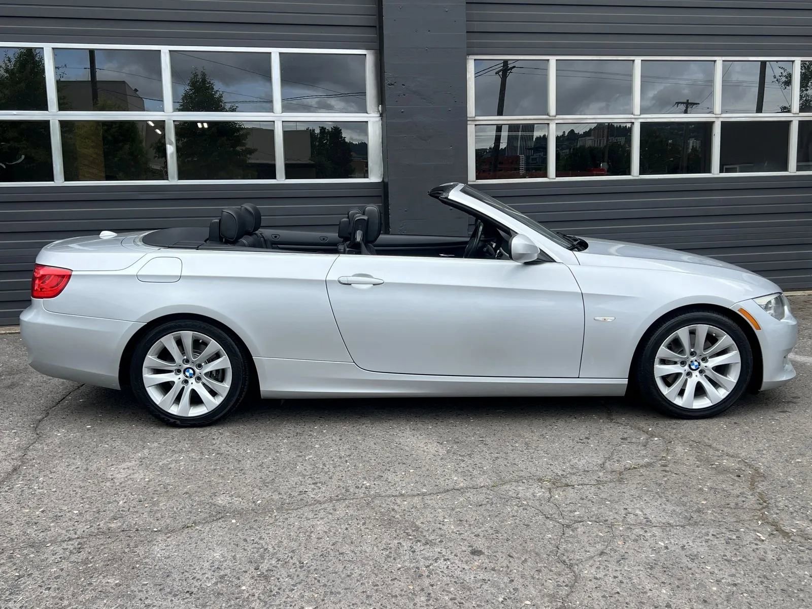 Used 2012 BMW 328i Convertible image 6