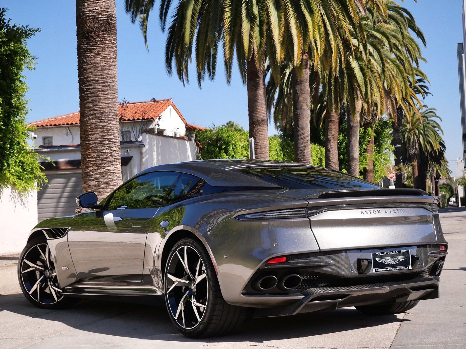 Used 2019 Aston Martin DBS Superleggera image 2