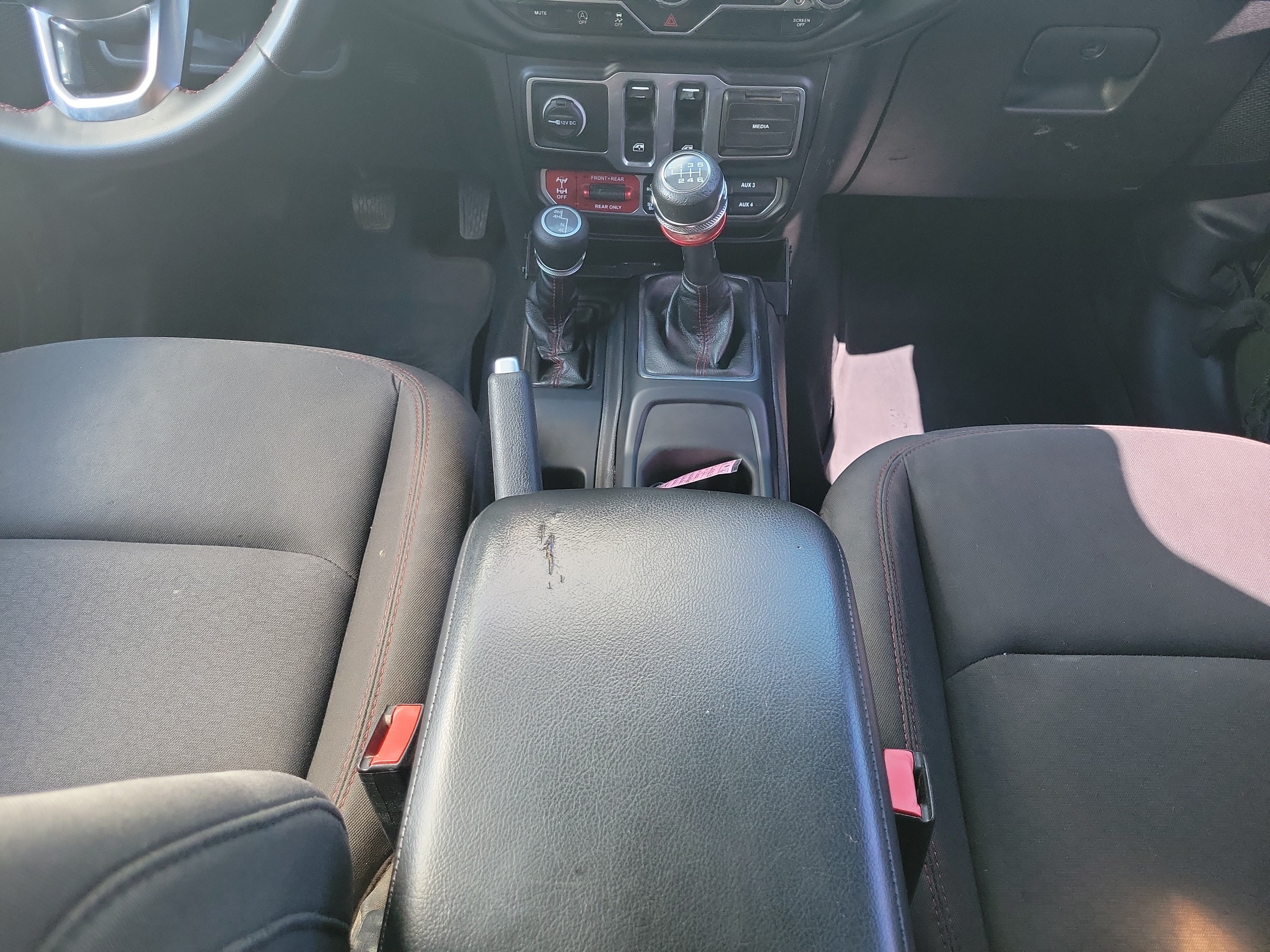 Used 2023 Jeep Wrangler Rubicon AWD/4WD image 14