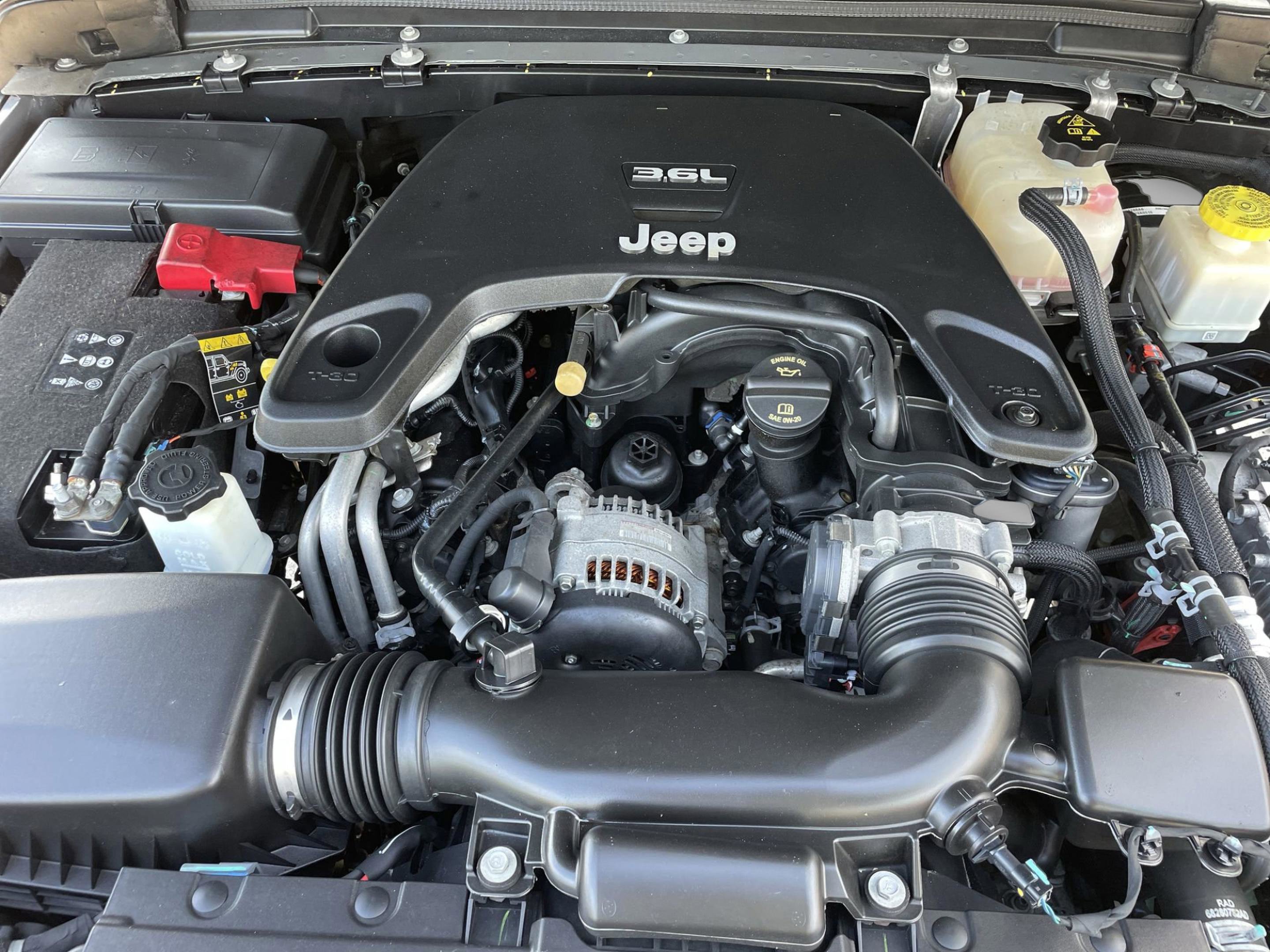 Used 2020 Jeep Gladiator Overland w/ Dual Top Group image 10