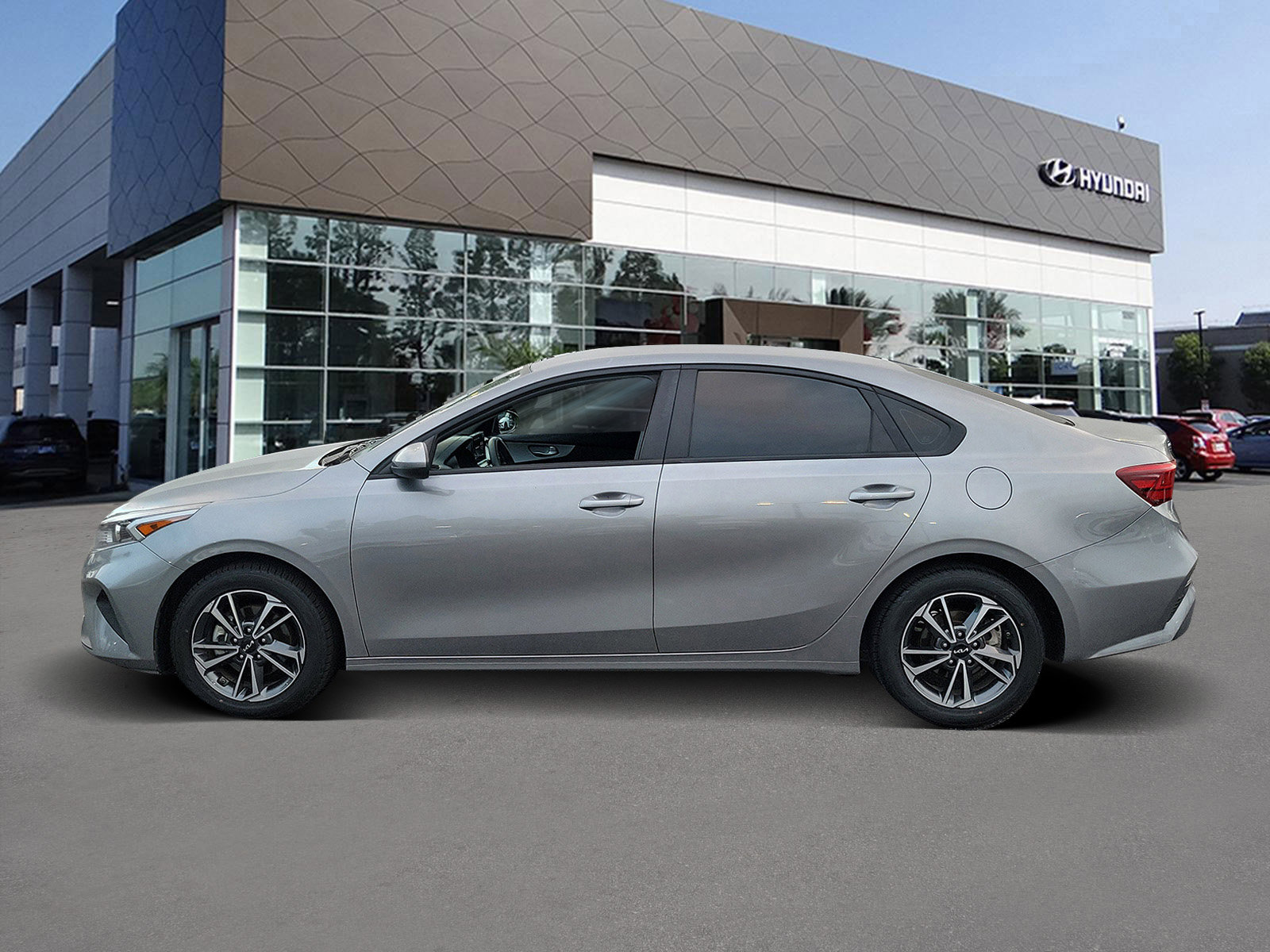 Used 2023 Kia Forte LXS FWD image 3