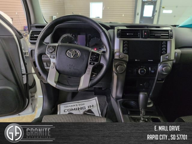 Used 2022 Toyota 4Runner SR5 AWD/4WD image 13