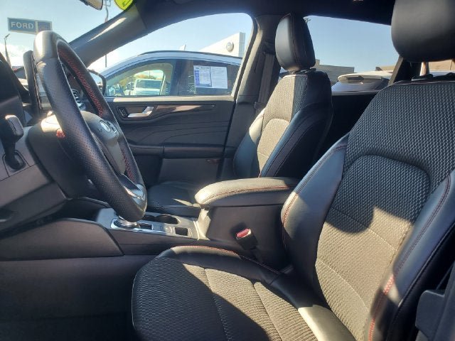Used 2024 Ford Escape ST-Line w/ Tech Pack #1 AWD/4WD image 5