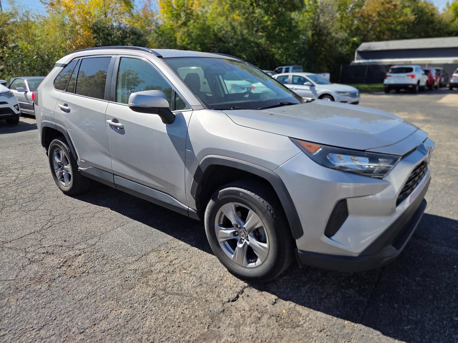 Used 2022 Toyota RAV4 LE AWD/4WD image 4