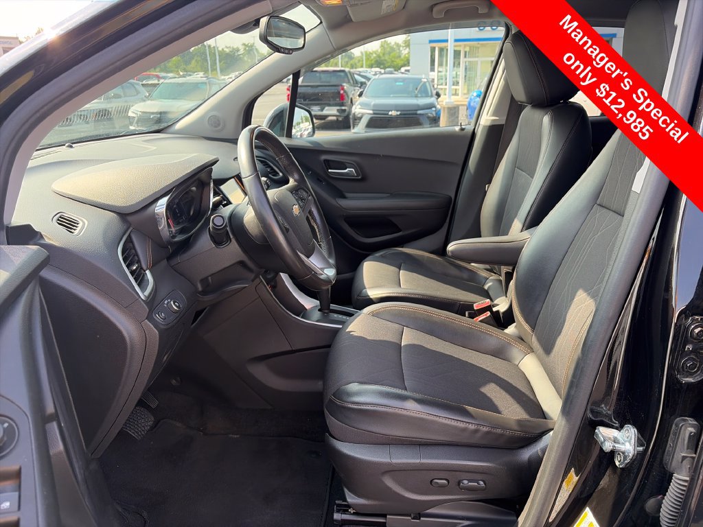 Used 2019 Chevrolet Trax LT w/ LT Convenience Package AWD/4WD image 14