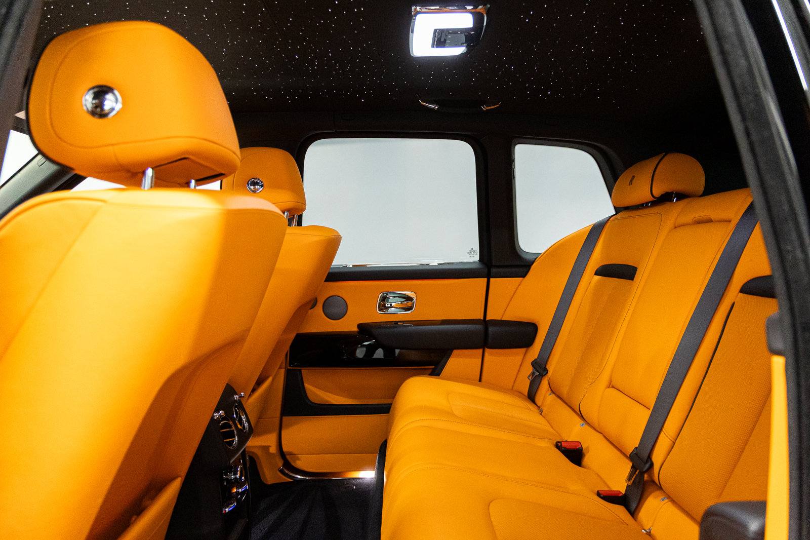 Certified 2024 Rolls-Royce Cullinan AWD/4WD image 38