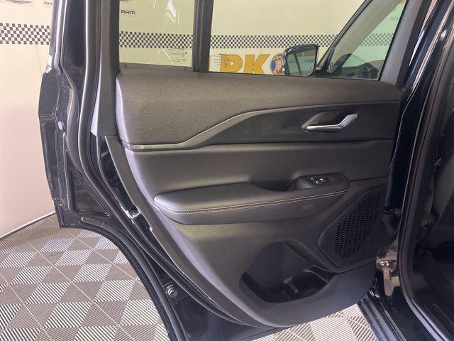 New 2025 Jeep Grand Cherokee Altitude image 25