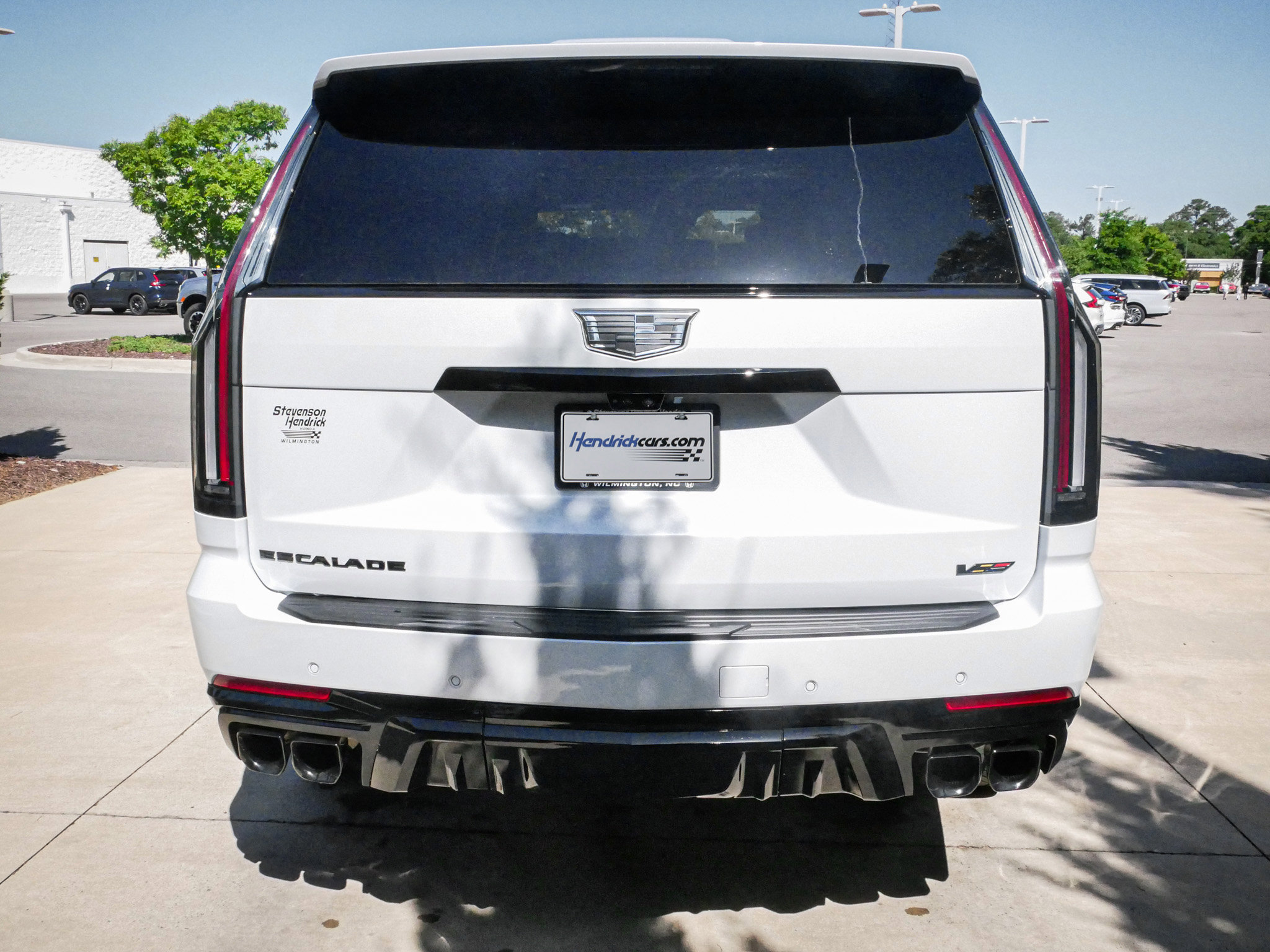 Used 2026 Cadillac Escalade V w/ LPO, ONYX Package AWD/4WD image 9