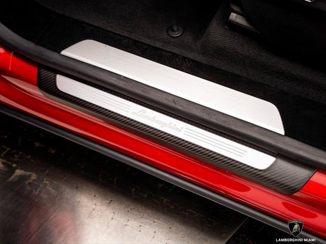 Used 2023 Lamborghini Urus Performante AWD/4WD image 29