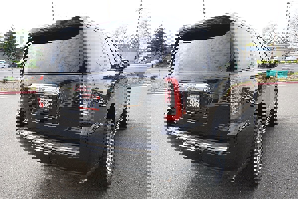 Used 2017 GMC Yukon Denali w/ Open Road Package image 10