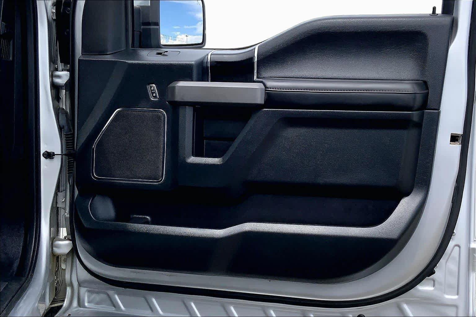 Used 2019 Ford F150 Platinum w/ Trailer Tow Package AWD/4WD image 22