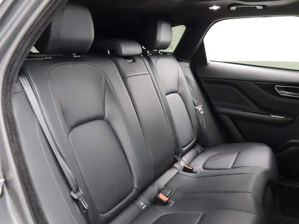 Used 2019 Jaguar F-PACE Premium AWD/4WD image 39
