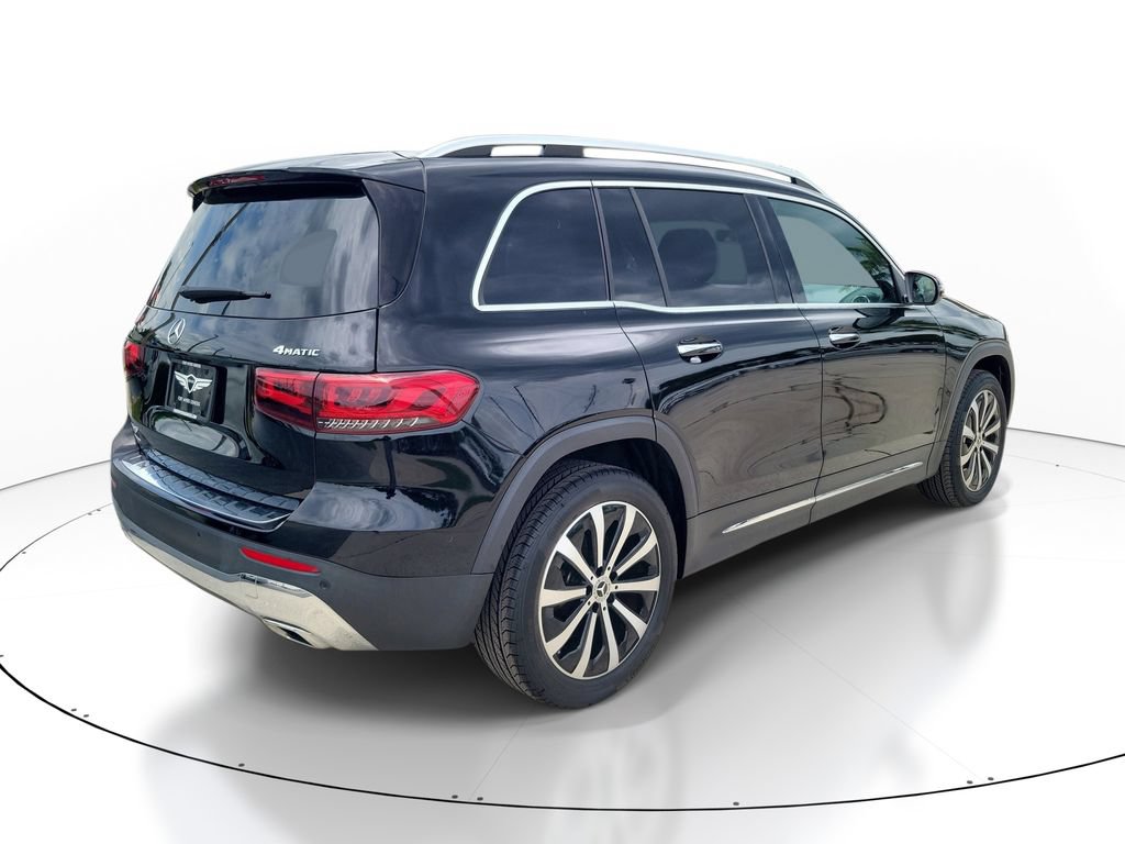 Used 2023 Mercedes-Benz GLB 250 4MATIC image 2
