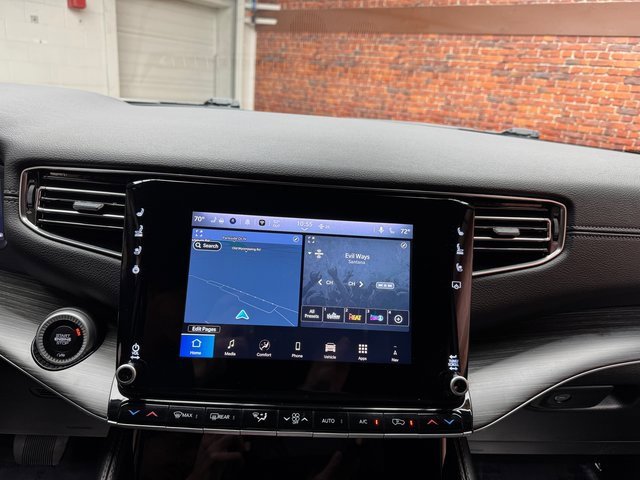 Used 2024 Jeep Wagoneer Series II w/ Flexible Seating Group image 18