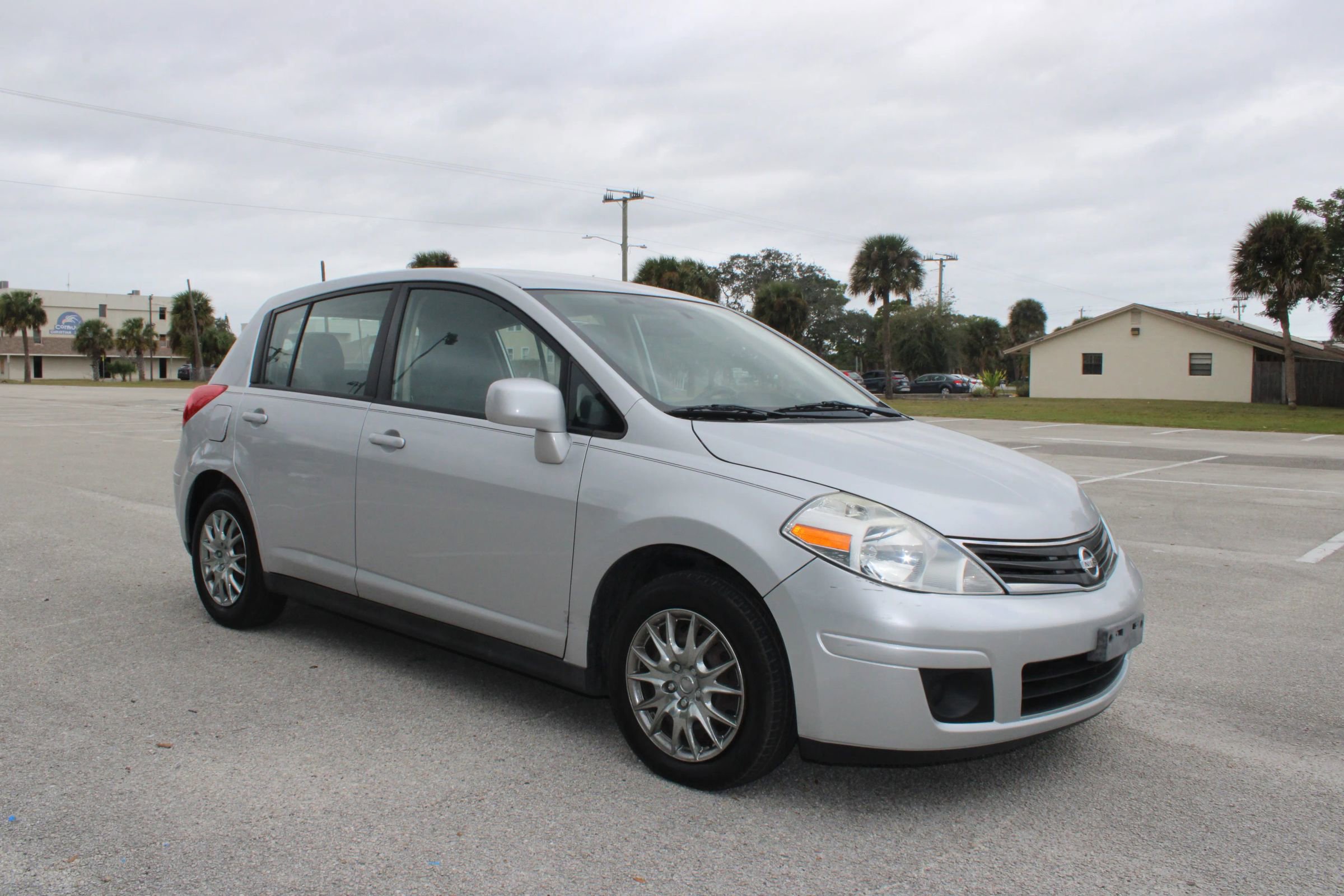 Used 2011 Nissan Versa 1.8 S FWD image 13