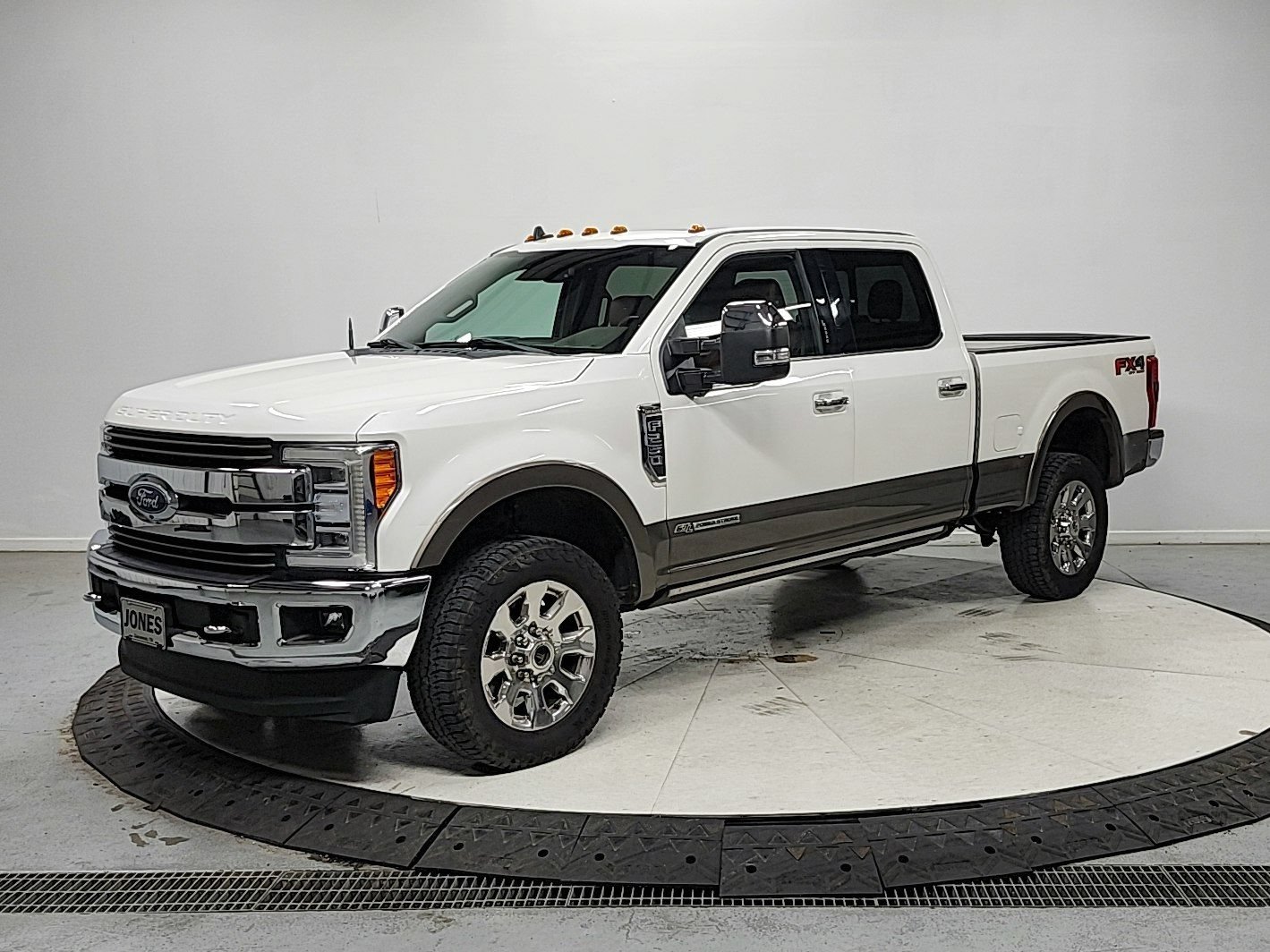 Used 2019 Ford F250 King Ranch w/ King Ranch Ultimate Package AWD/4WD image 3