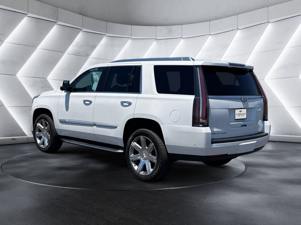 Certified 2020 Cadillac Escalade Luxury RWD image 3