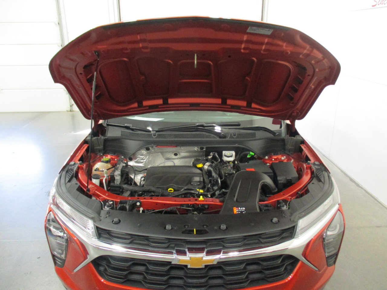 Used 2024 Chevrolet Trax LS image 26