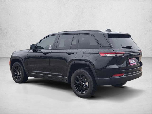 Used 2025 Jeep Grand Cherokee Altitude image 7