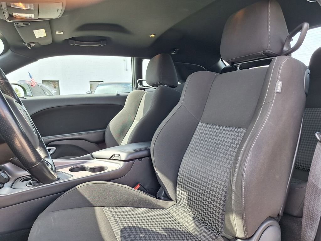 Used 2021 Dodge Challenger R/T w/ Blacktop Package image 22
