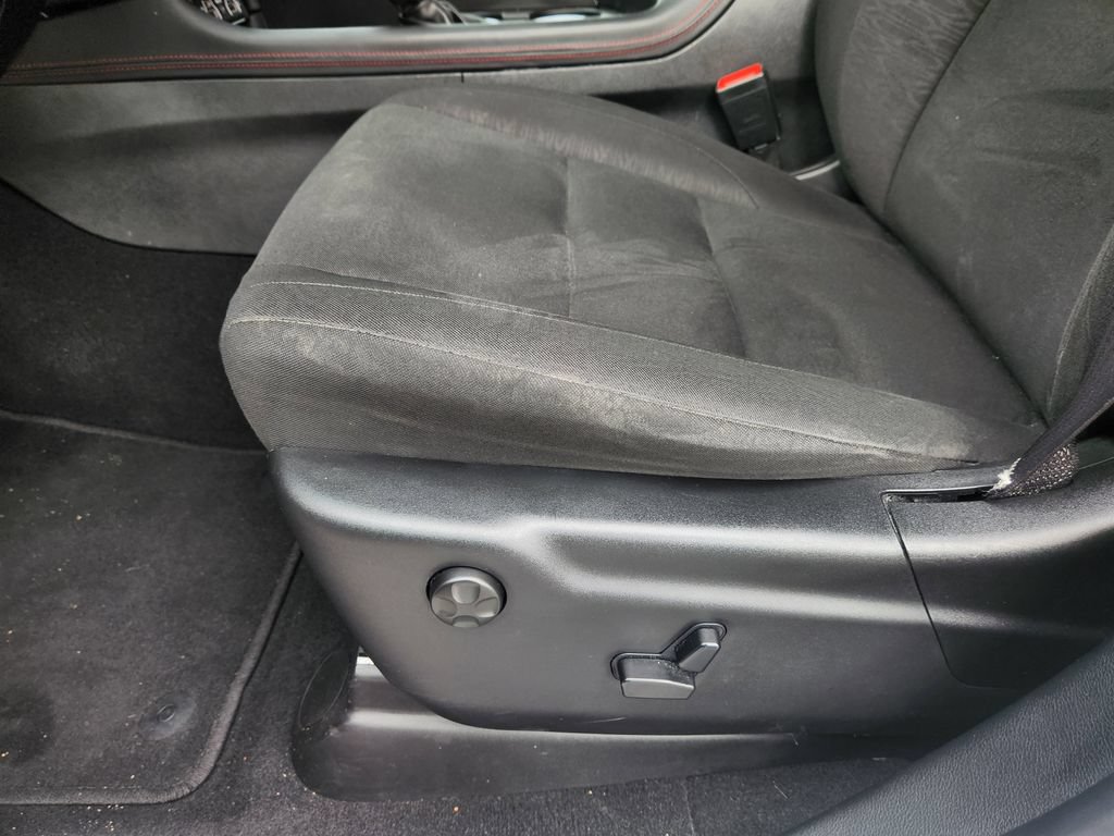 Used 2025 Dodge Durango GT RWD image 17