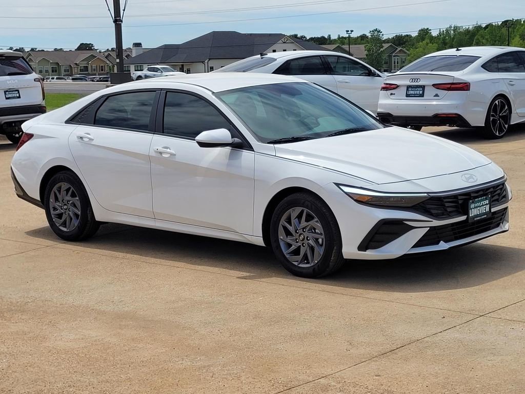 New 2026 Hyundai Elantra Blue FWD image 2