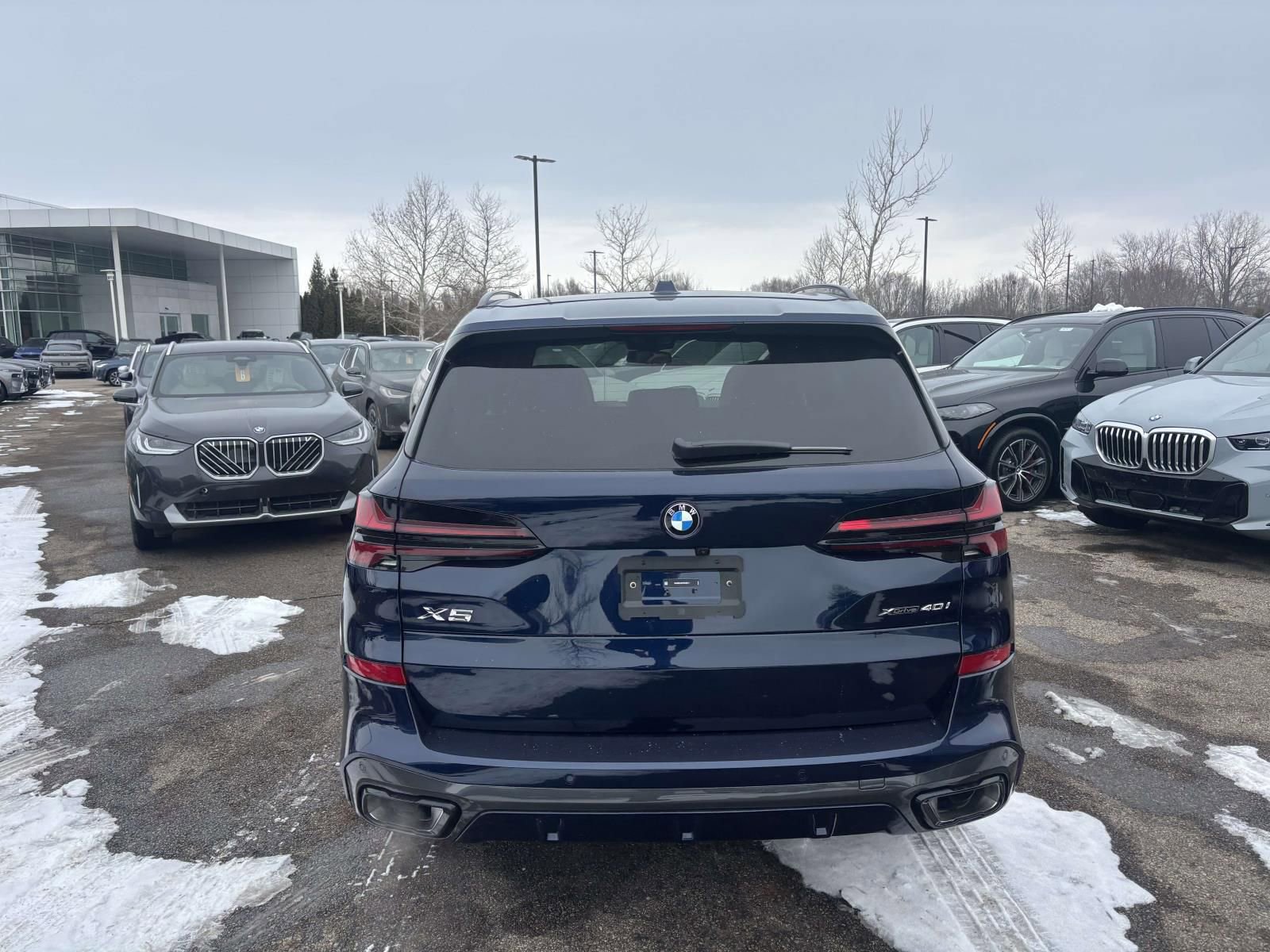 New 2026 BMW X5 xDrive40i w/ M Sport Package AWD/4WD image 6