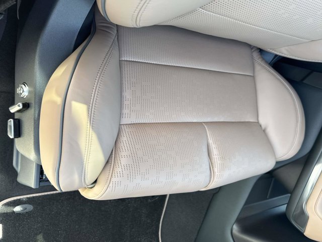 New 2025 Lincoln Navigator L Black Label image 18