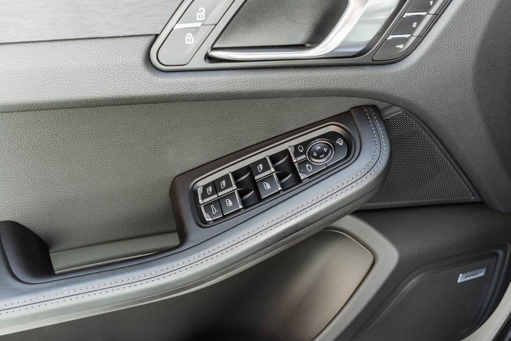 Used 2023 Porsche Macan GTS w/ Premium Package Plus image 17