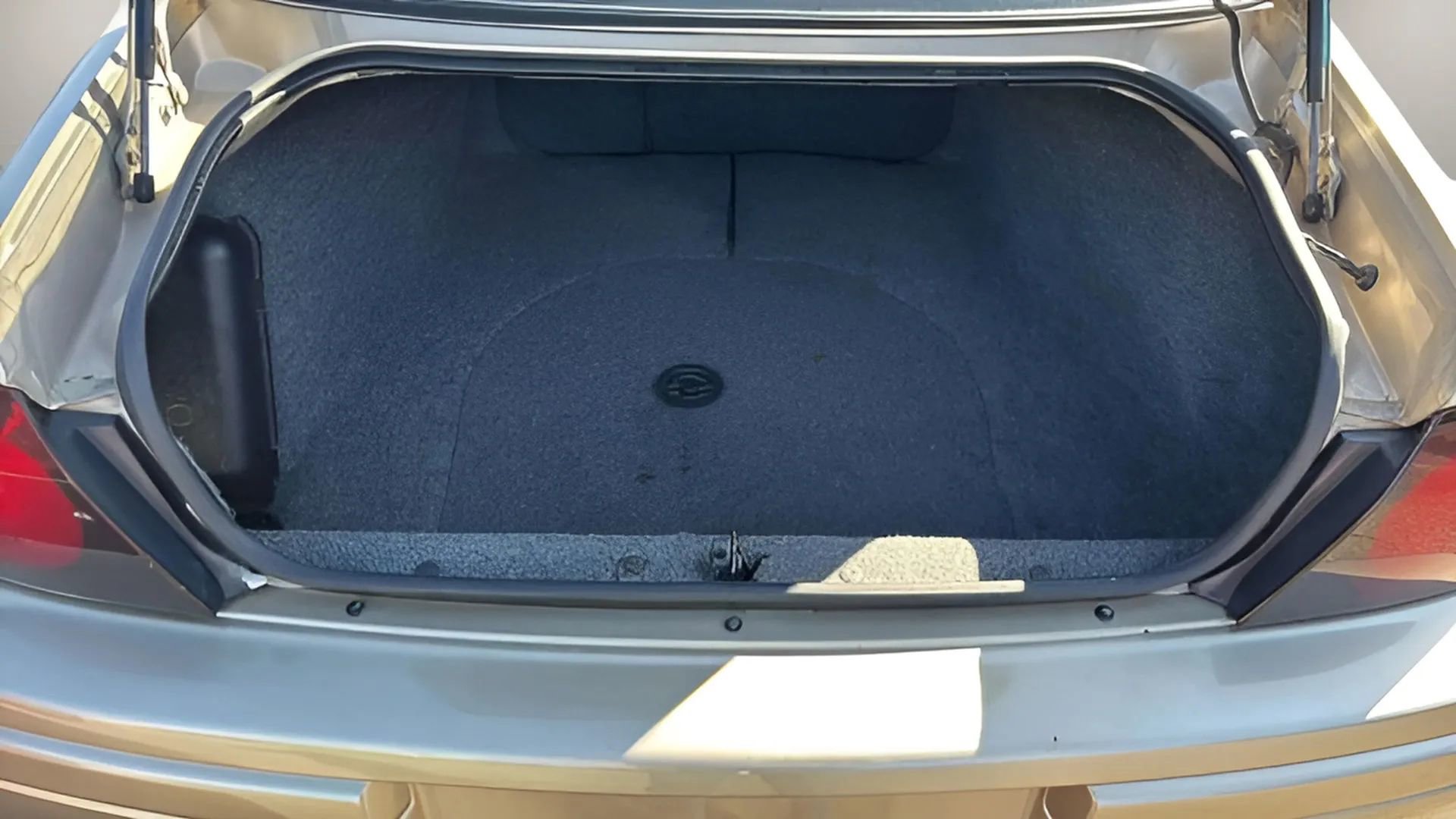 Used 2005 Chevrolet Impala LS w/ Preferred Equipment Group image 34