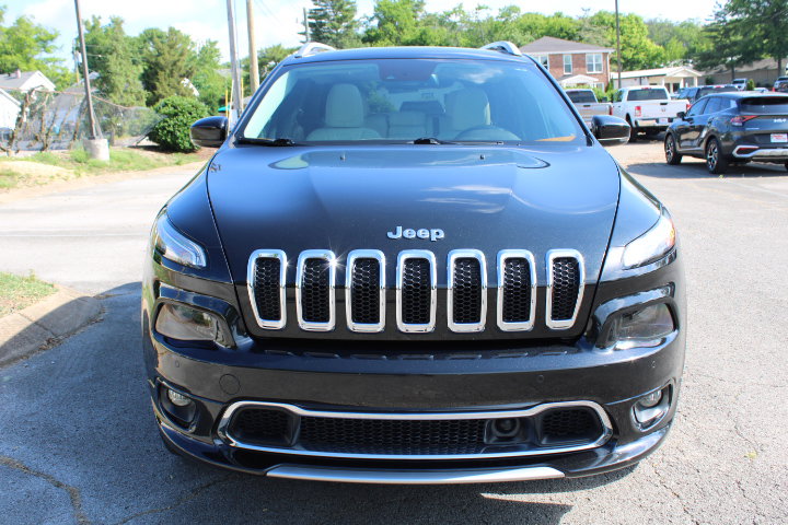 Used 2016 Jeep Cherokee Overland w/ Technology Group AWD/4WD image 4