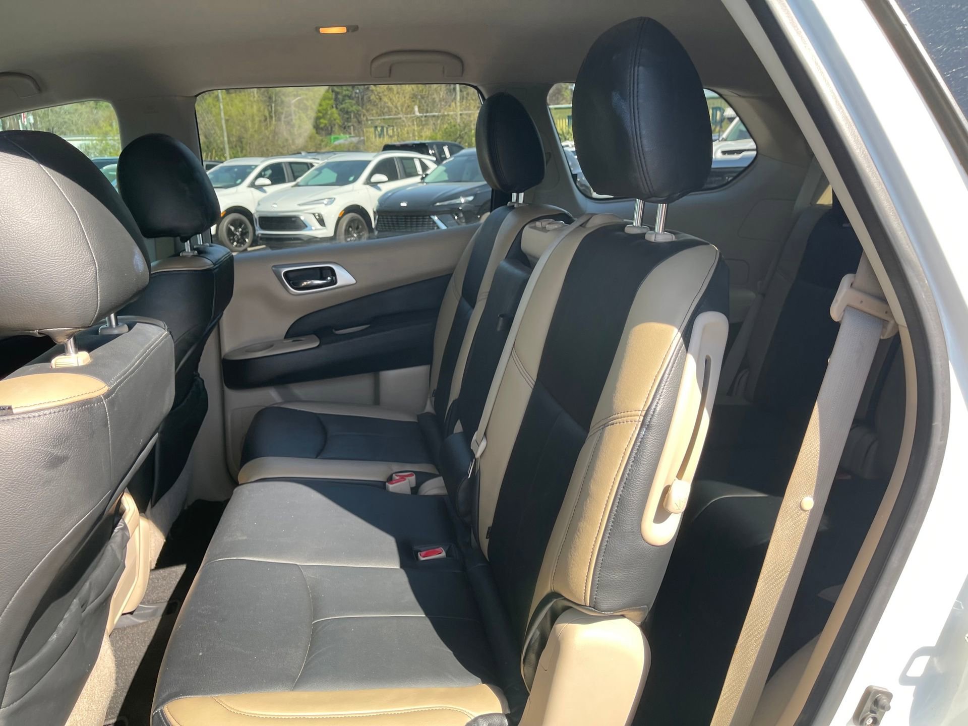 Used 2019 Nissan Pathfinder SV image 22