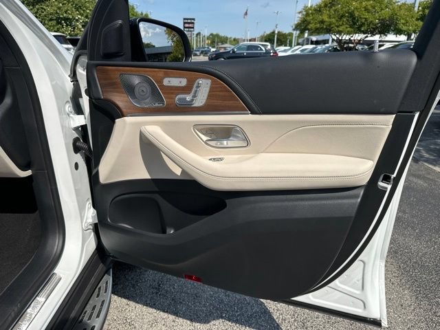 Used 2025 Mercedes-Benz GLS 450 4MATIC image 44